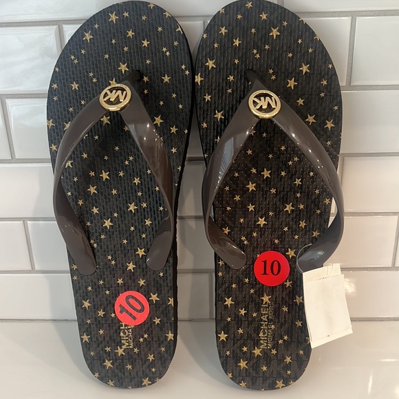 Cute Michael Kors Sandals!! - Picture 14 of 14